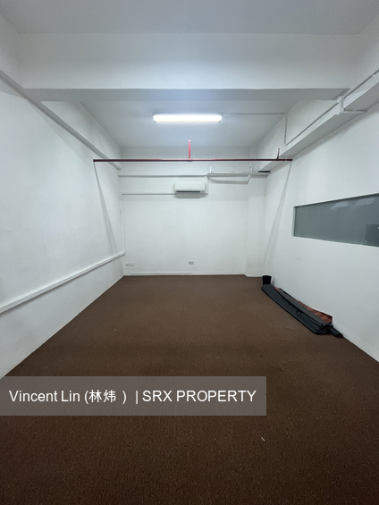 Tong Lee Building (D13), Factory #493449911